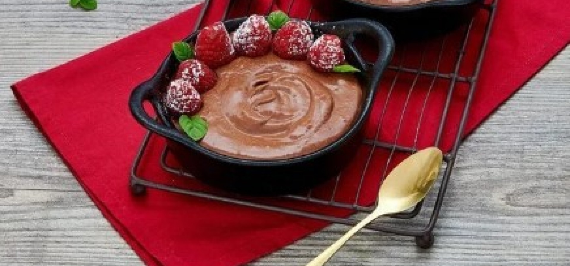MOUSSE AL CIOCCOLATO, MENTA E LAMPONI